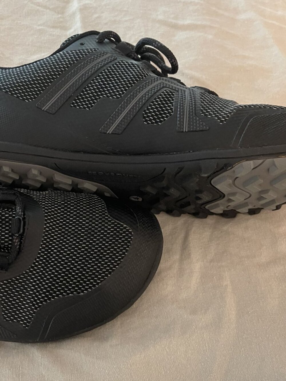 Xero Men's Waterproof Black Hiking and Casual wear shoes Size 11.5 US - Picture 3 of 4